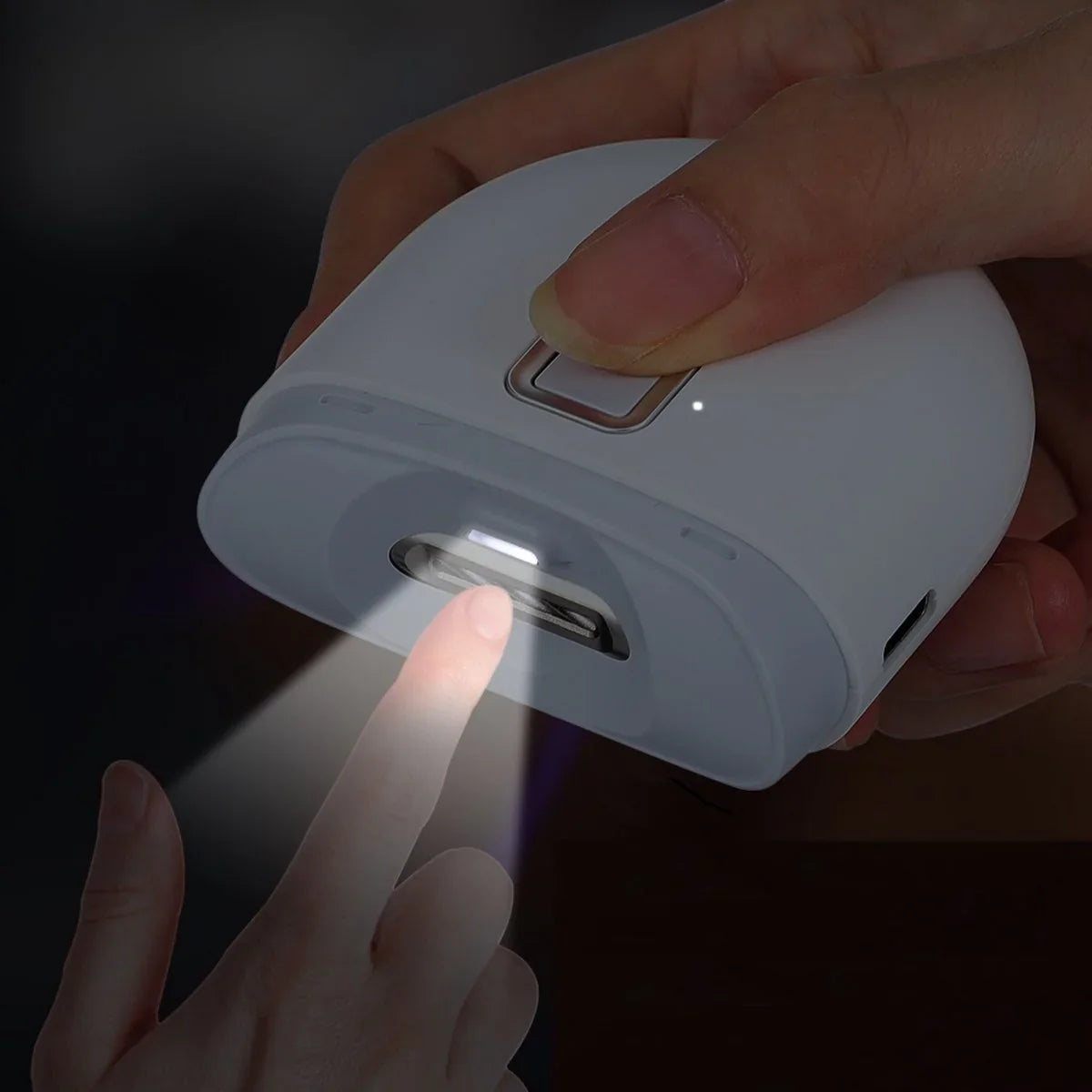 Elektrischer Nagelknipser mit leichter Nagelpoliermaschine